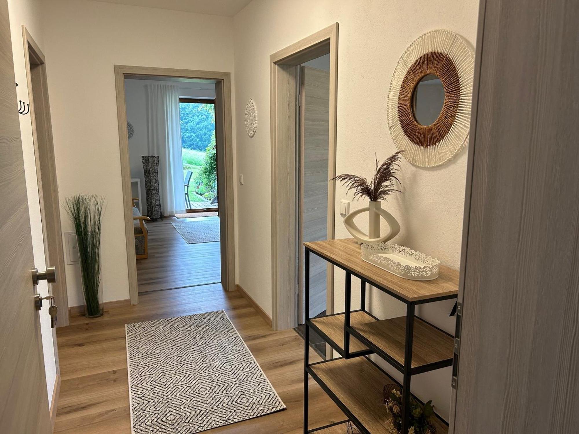 Ruhige Ferienwohnung Mit Terrasse Fuer 2 Personen Vohenstrauss Exterior foto